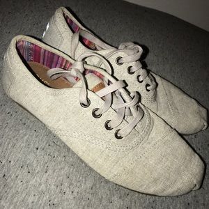 Toms Shoes Size 6.5